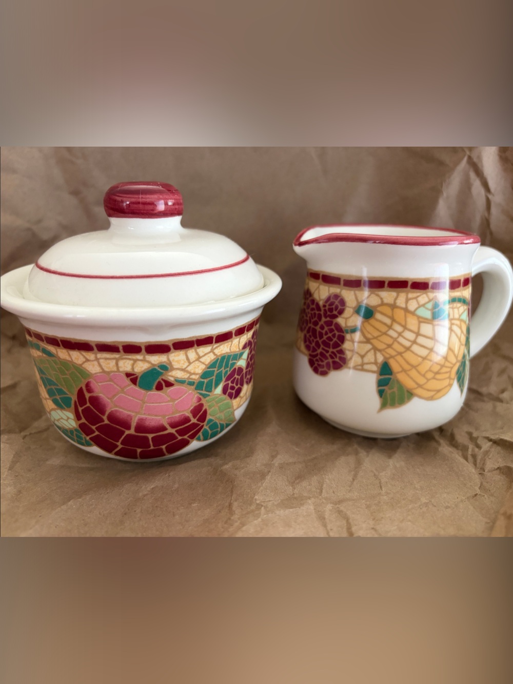 Decorative Fruit Pattern Ceramic Sugar and Creamer Set - White and Red